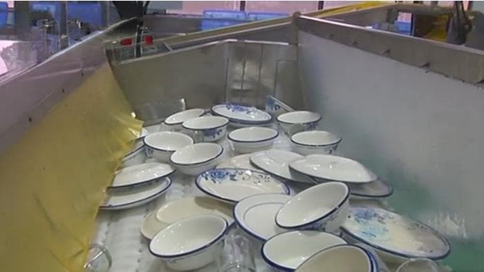 餐具烫一烫、擦一擦，管用吗？温度和时间是消毒效果的关键