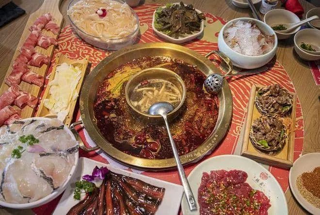 重庆火锅四格菜品有哪些？哪种人气最旺？