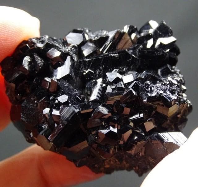 黑电气石（Schorl）
