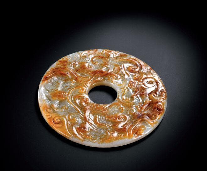龙纹壁：中国古代玉器的艺术瑰宝