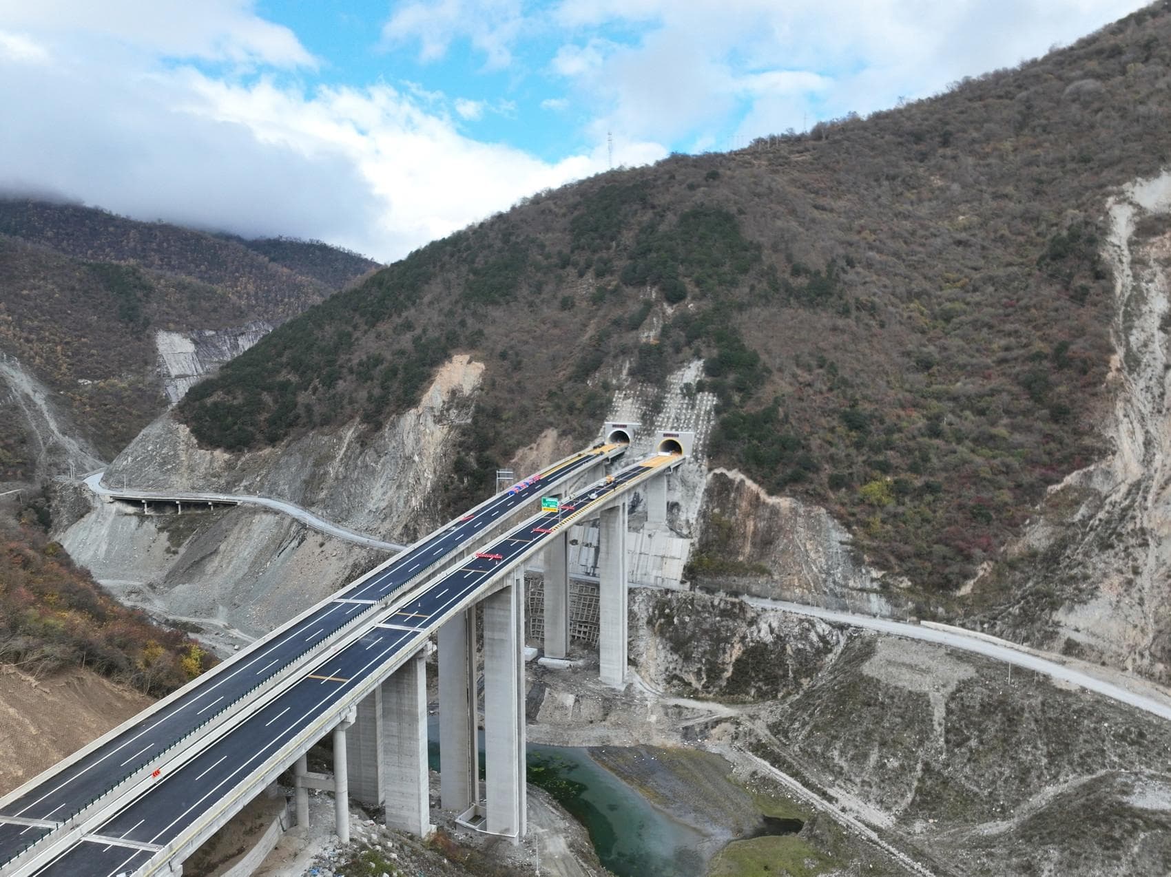 6公里隧道打了6年！九绵高速建设上新，明年成都自驾到九寨沟仅需4小时