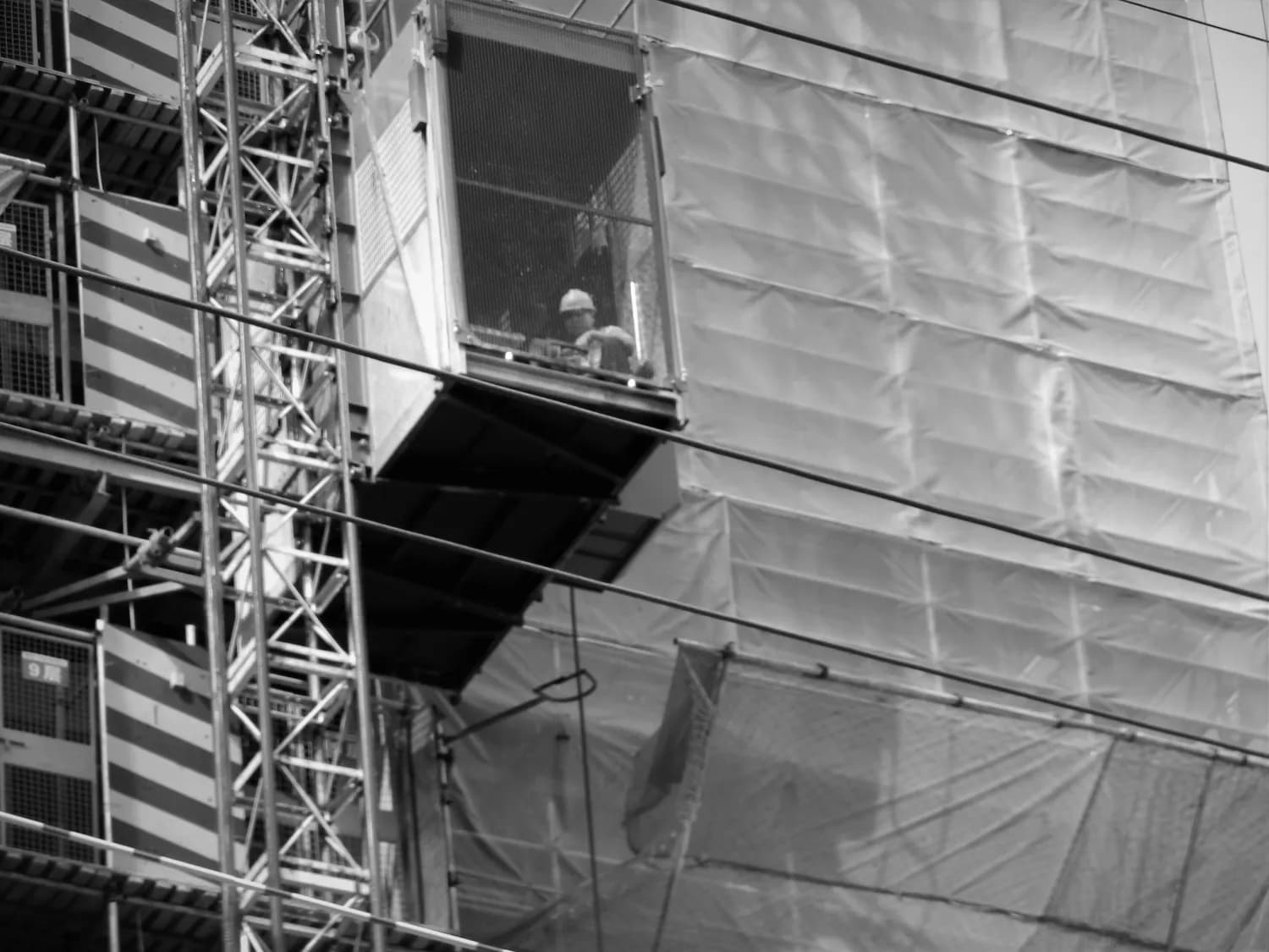 建筑施工员的职业健康：现状、挑战与对策
