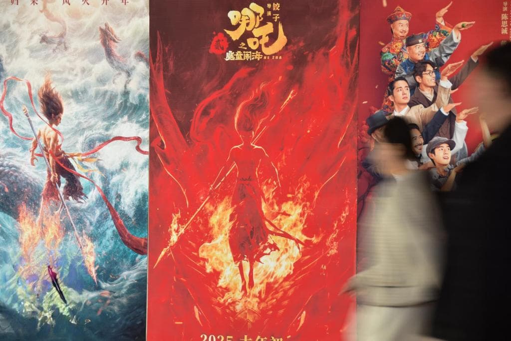 “史上最强春节档”变天：“吐排片”上热搜，《哪吒2》要赢家通吃？