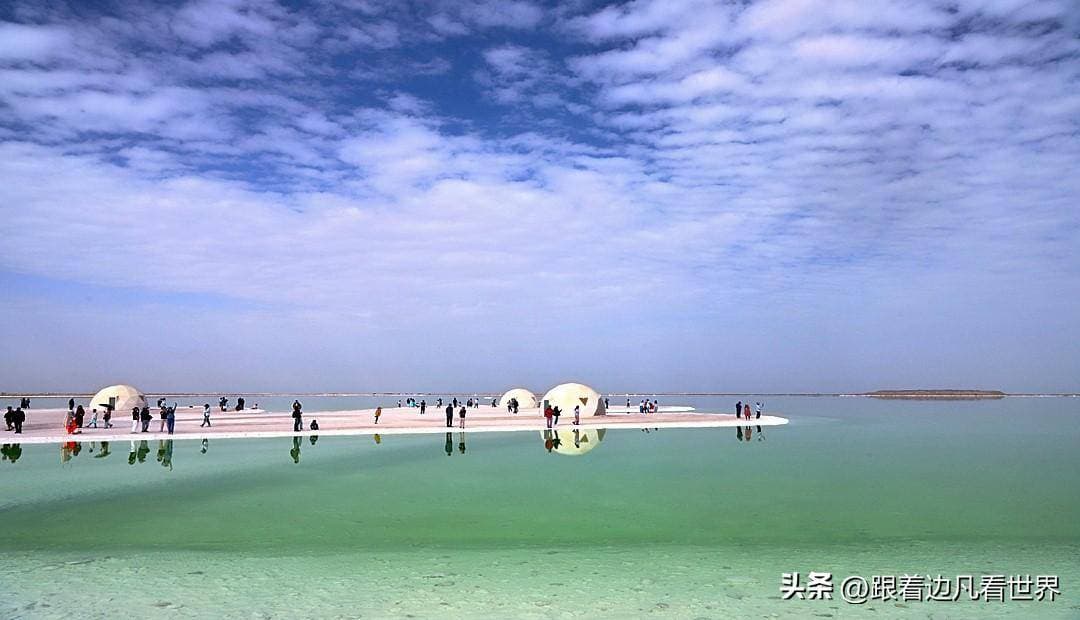 察尔汗盐湖：世界著名“天空之境”的镜面奇观