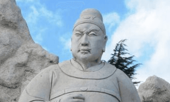 《隆中对》从理论到实践迈出的第一步是什么？