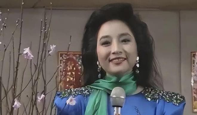徐小凤：为音乐放弃爱情，为国家坚守国籍的传奇歌后
