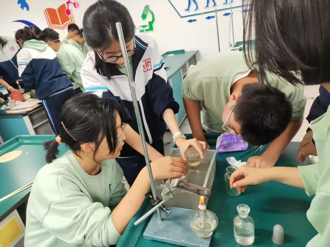 做化学“加法” 促素养提升——记哈113中化学学科教学创新实践活动