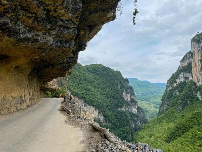 贵州与四川云南交界有个市，名气不大风景秀丽，出了多个世界之最