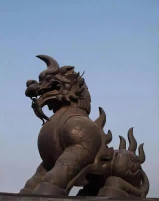 獬豸在传统冠服与建筑中的影响及应用