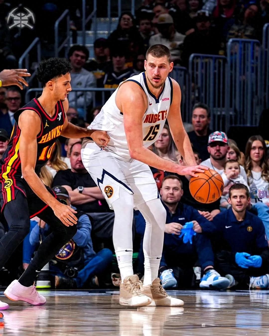 掘金冲进前四，火箭第3，NBA西部最新排名如下，4到7名仅1胜场差