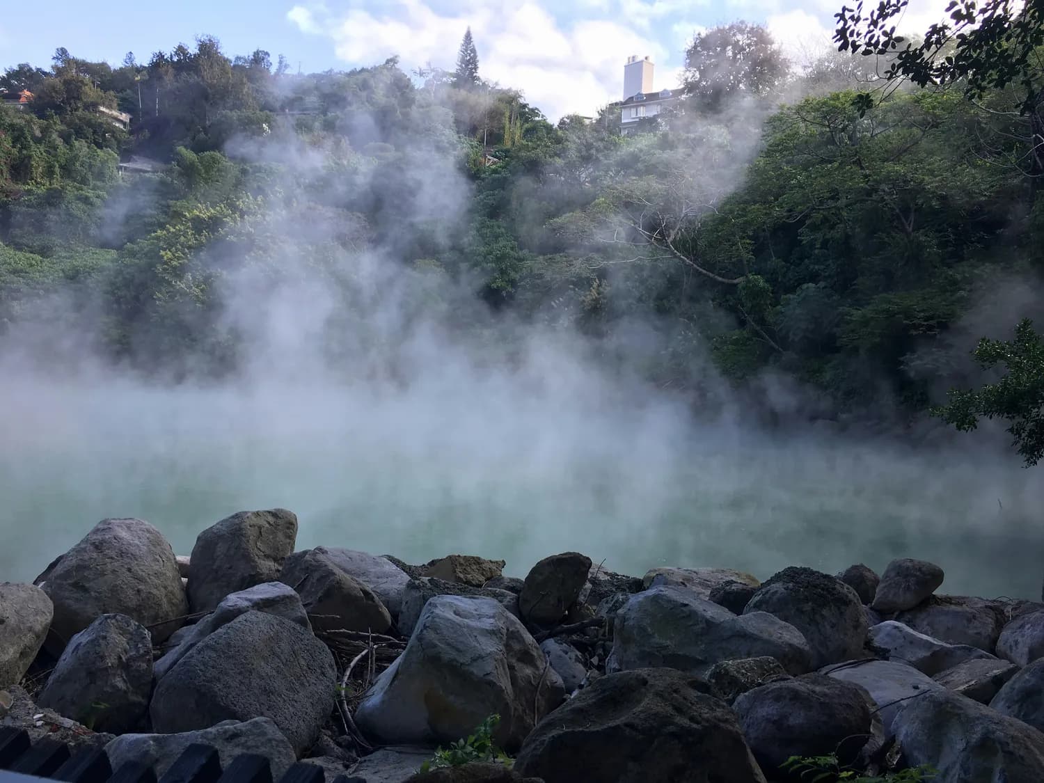 云南腾冲：火山温泉煮蛋，古镇藏书，银杏染金