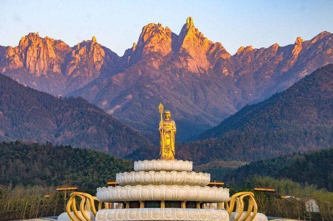 池州十大必玩景点全攻略：从九华山到杏花村，领略江南山水之美