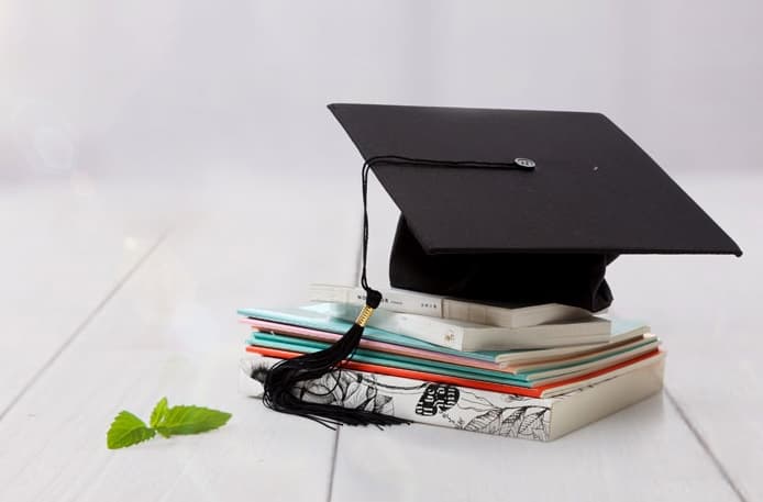 马来西亚华人在中国留学：挑战与机遇