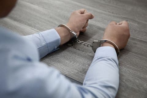 刑事拘留一个月内有可能转行政吗