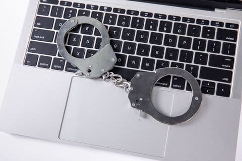 未成年犯案底封存了公安网还能查吗