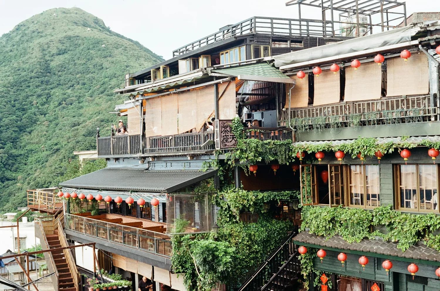自驾打卡永定土楼，体验非遗民俗之旅