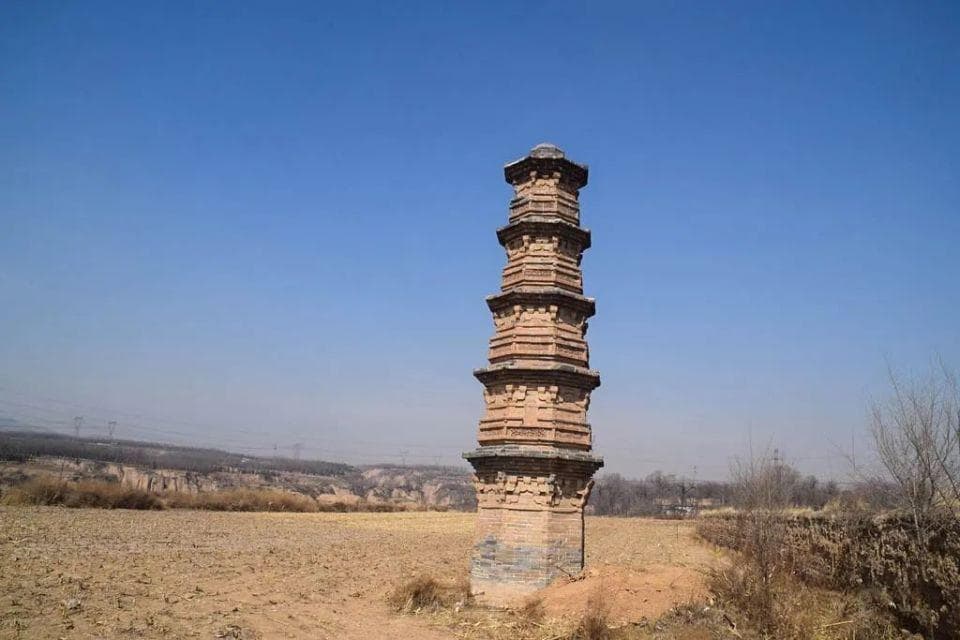 阳曲不二寺：金代遗存大殿里的九尊彩塑与礼佛图