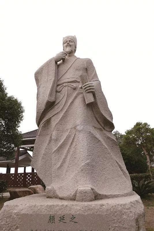 六朝“文笔之辨”是对文学具体含义的探究，代表文人对文学的认知
