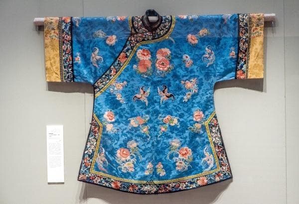 清代后妃服饰的色彩艺术，青与蓝的独特魅力