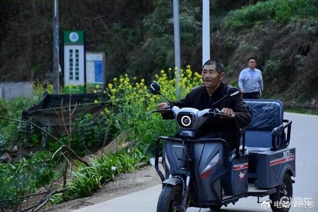 70岁老人，能骑电动车、三轮车上路吗？明确了，只有3种上路不罚