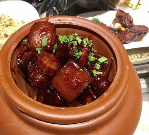 详解上海本帮红烧肉：15个步骤教你做出经典美味