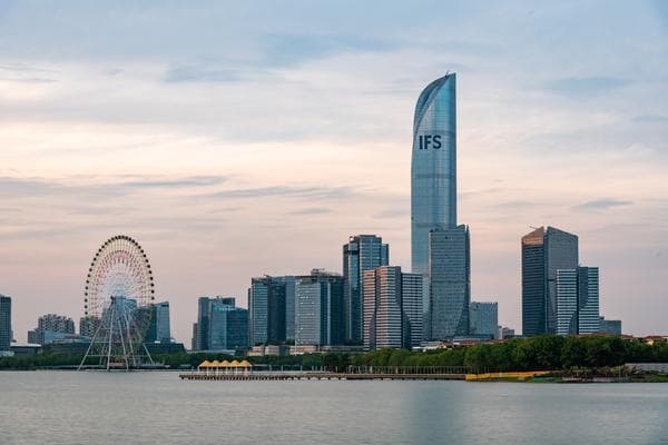 建筑承包合同中的常见陷阱及防范策略