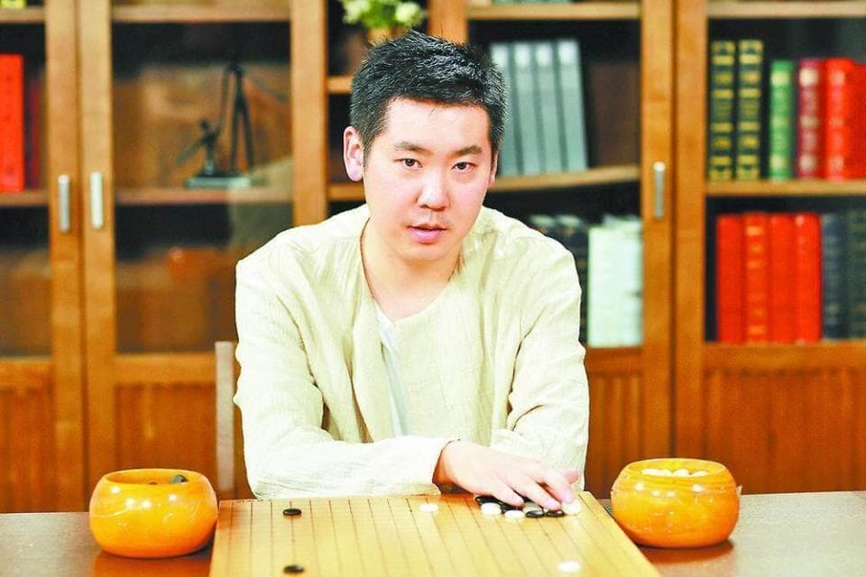闭着双眼，他们在棋盘上打开世界