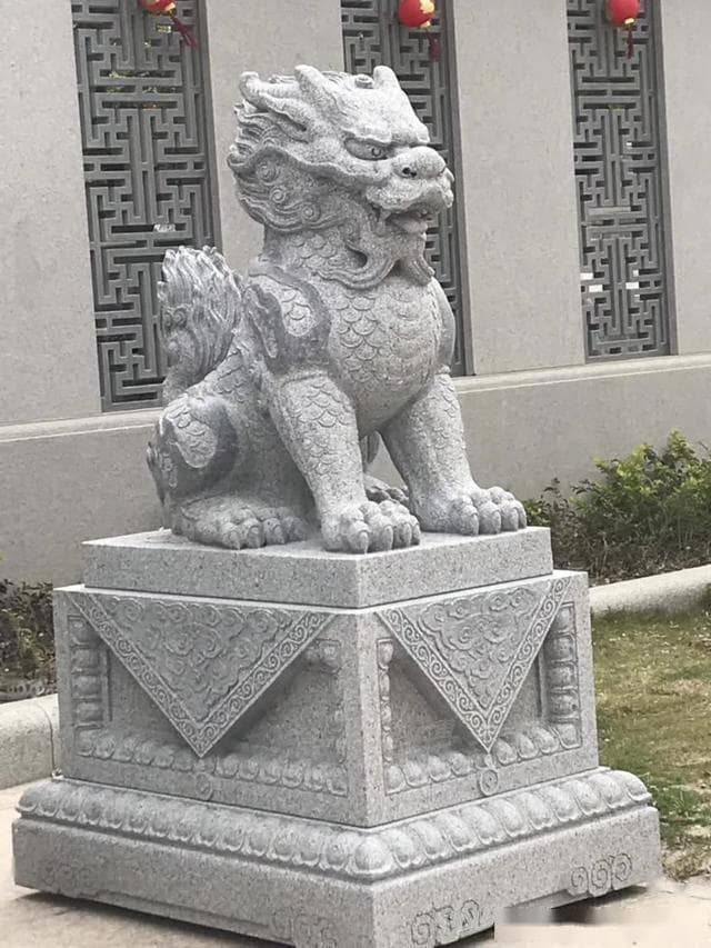 雄壮与温婉：石雕麒麟中的阴阳平衡之道