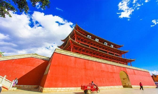 昆明至建水新能源客车开通，39元全程高速可中途下客