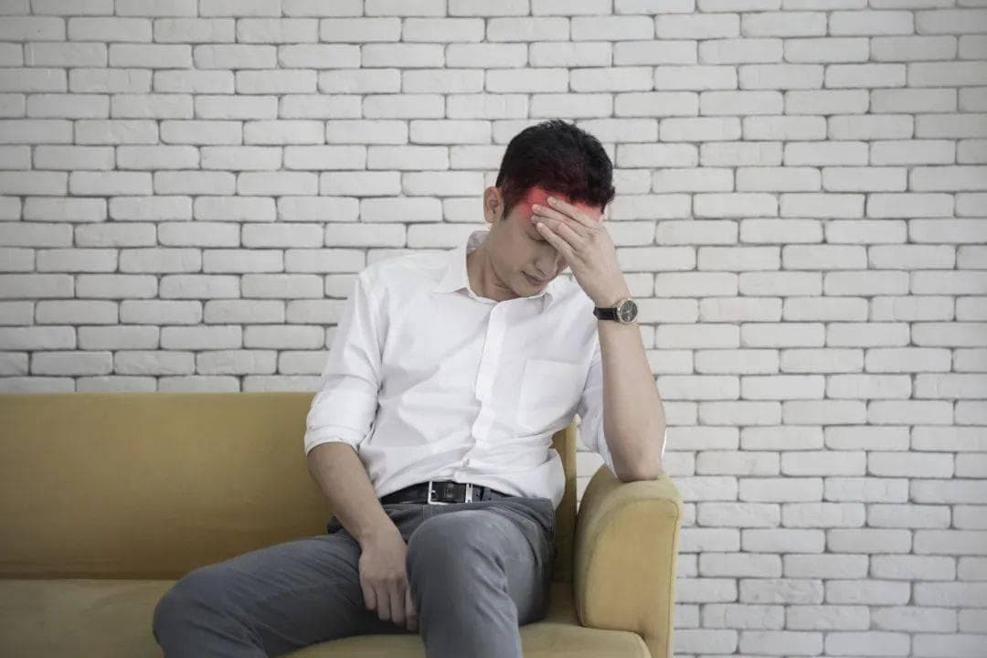 抑郁症不只是情绪问题，这些身体症状可能就是信号