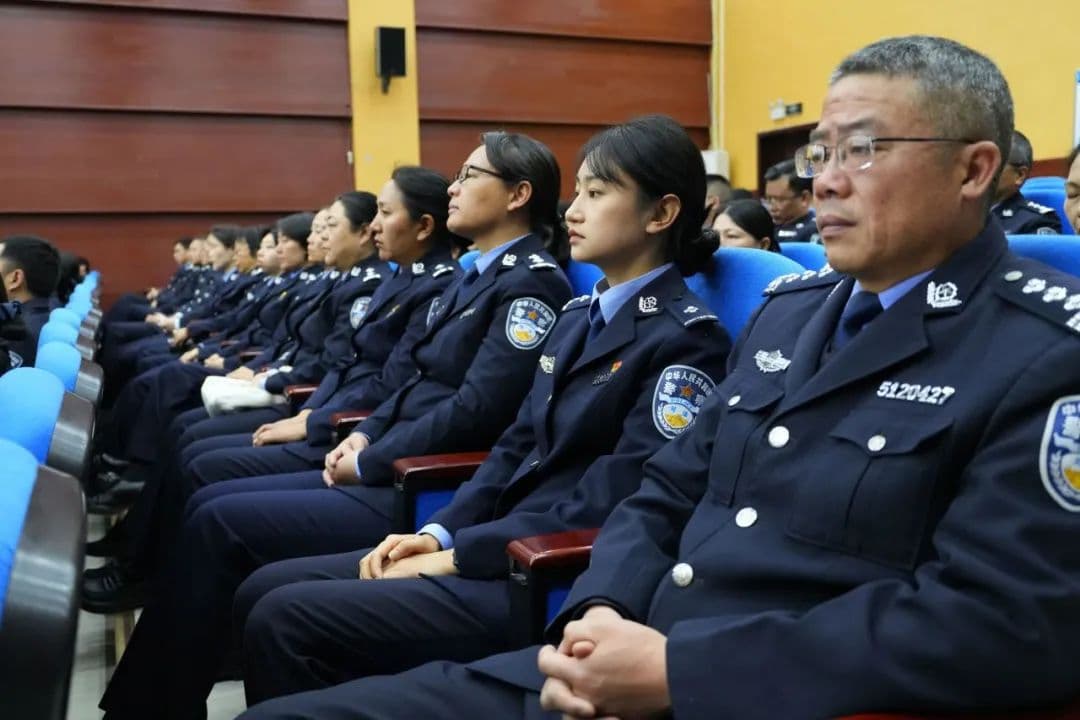 直击职务犯庭审现场：以案为鉴，警钟长鸣