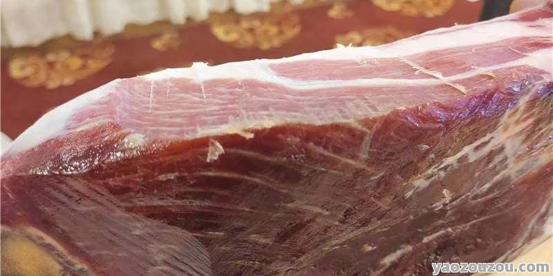 大理白族自治州美食攻略：从三道茶到烤乳猪，品味白族特色美食