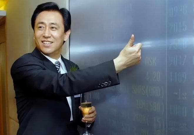 许家印为什么能够贷出这么多的款？