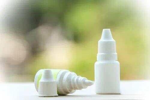 家庭常备外用药使用指南：红霉素软膏、炉甘石洗剂和眼药水的正确用法