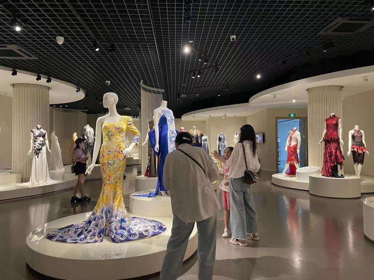 翻开“浙”一业丨国风+数字科技 传统丝绸产业打开发展新“丝”路