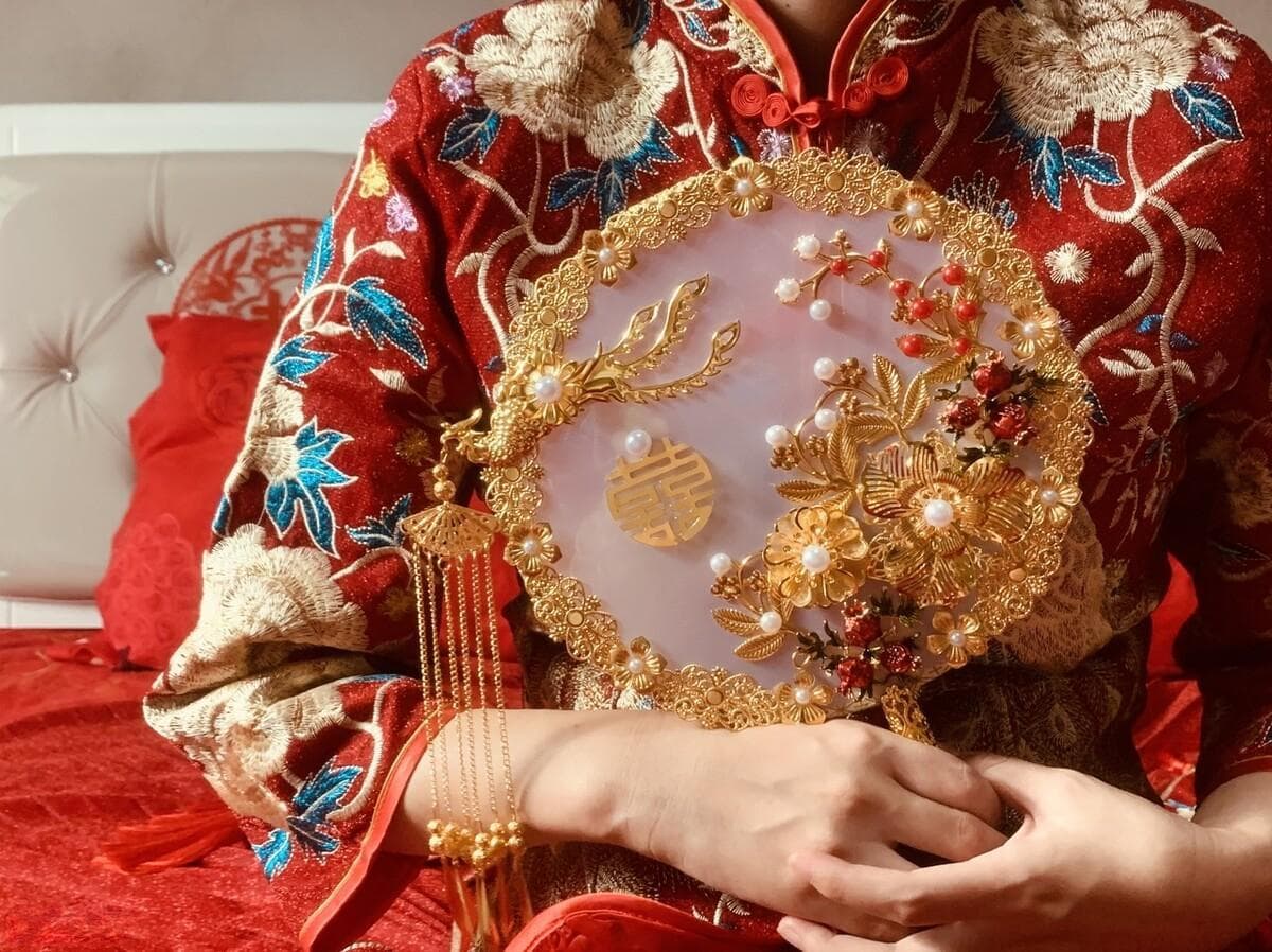 龙凤褂和秀禾服的区别在哪？中式礼服怎么选才适合自己