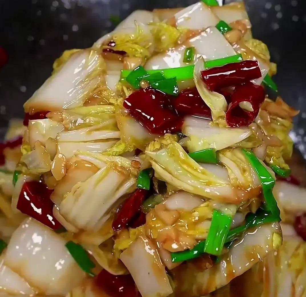 醋溜白菜怎么做才好吃？先炒白菜还是先放醋？这样做酸香开胃下饭香