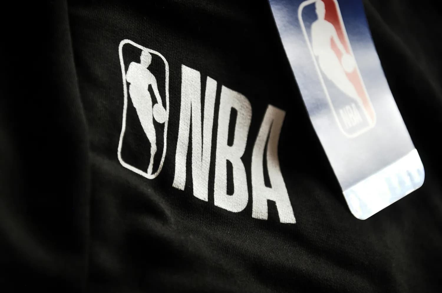 NBA式运营：让你的篮球队火遍全网！