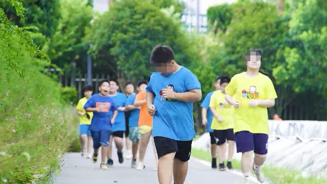 国家喊话“小胖墩”们，减肥营养专家解读孩子饮食运动健康