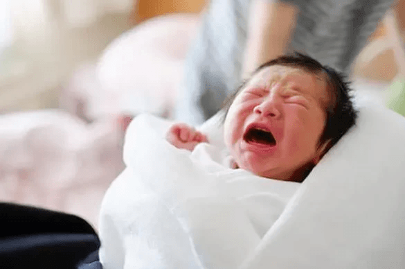 如何缓解婴儿肠绞痛？6个缓解婴儿肠绞痛的有效方法
