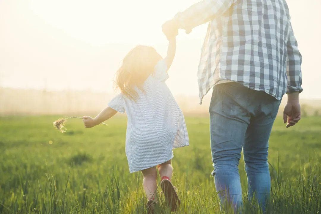 四成青少年有抑郁倾向，专家：过度保护会适得其反