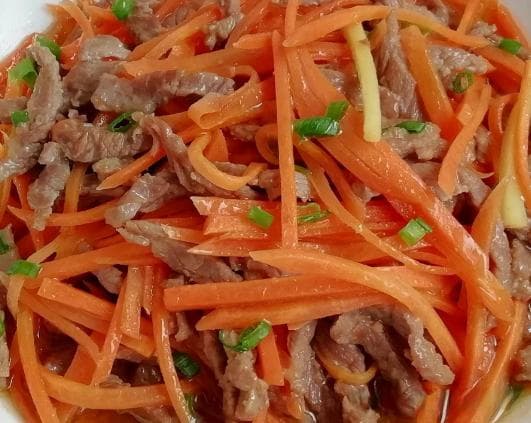 胡萝卜丝炒牛肉：从传统到创新的美味之旅