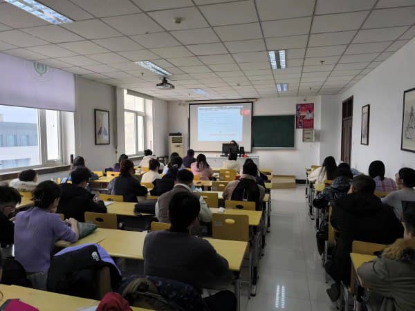 中国中医科学院研究生院开展“研途驿站——优秀学位论文撰写经验分享”系列活动
