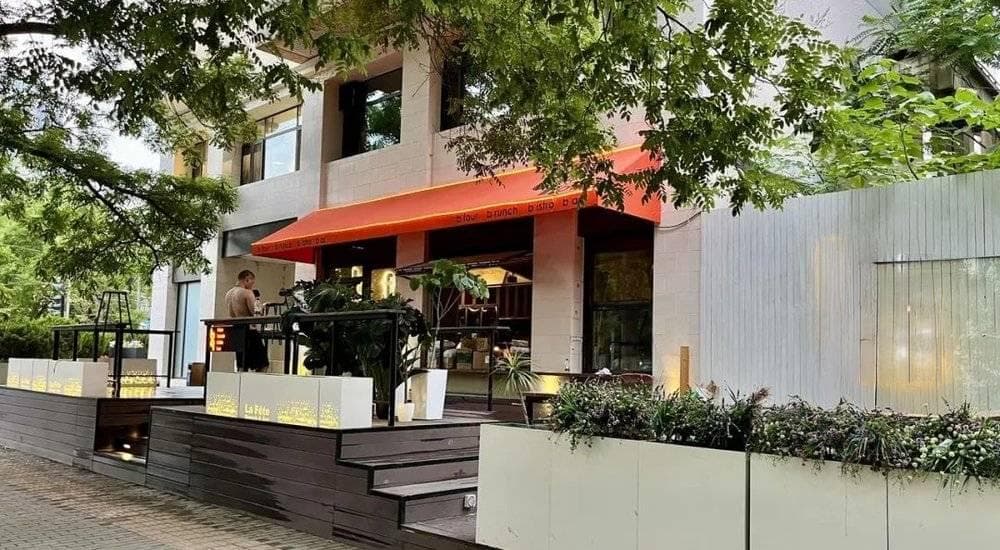 不做“穷鬼套餐”，被抛弃的高端餐饮如何活下去