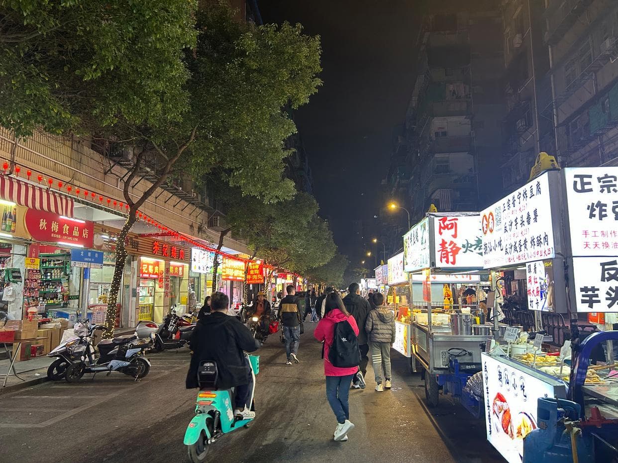 汕头美食打卡：龙眼南路的味蕾盛宴