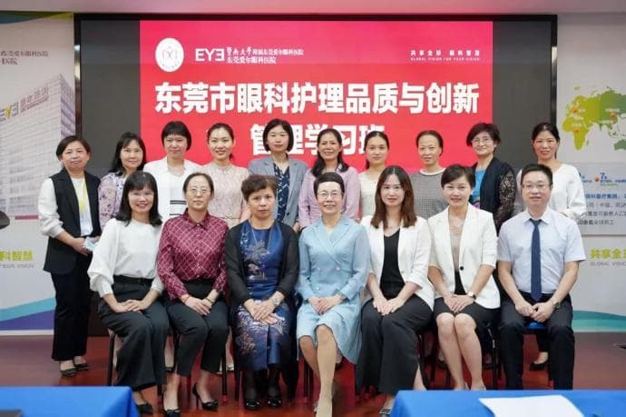角膜塑形镜验配全攻略：从材料选择到日常护理，专家详解OK镜安全使用指南