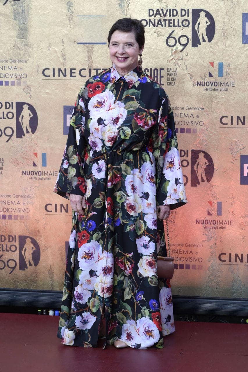 大龄模特成时尚主流：90年代超模重返T台续写传奇