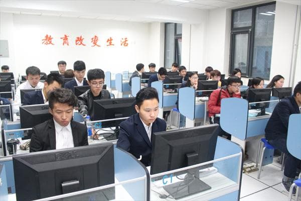 从历史到就业：四大维度考量技校质量