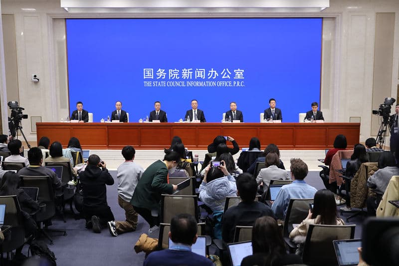 六部门回应民生热点：育儿补贴、工资细化方案在路上