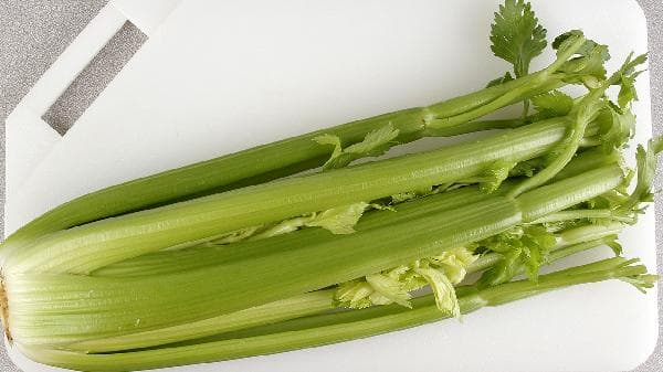 芹菜的最佳搭配：三种食材让营养翻倍